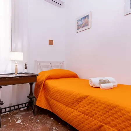 Domus Politeama Apartment *